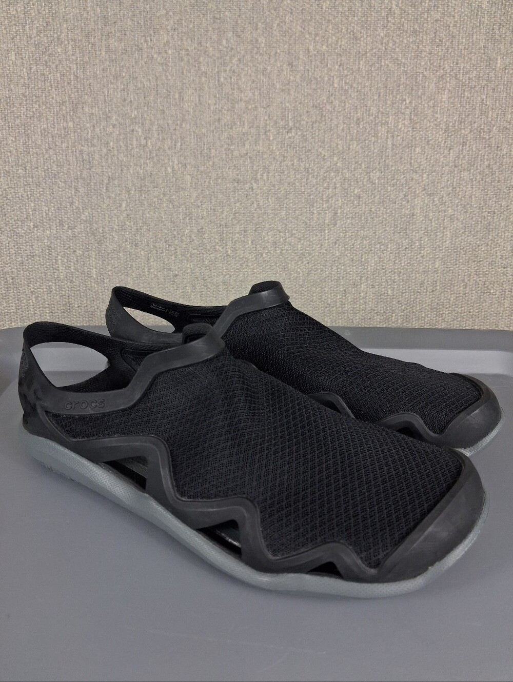 Crocs Swiftwater Mesh Wave Water Shoes Mens 12 Black Slate Grey Hiking Camping